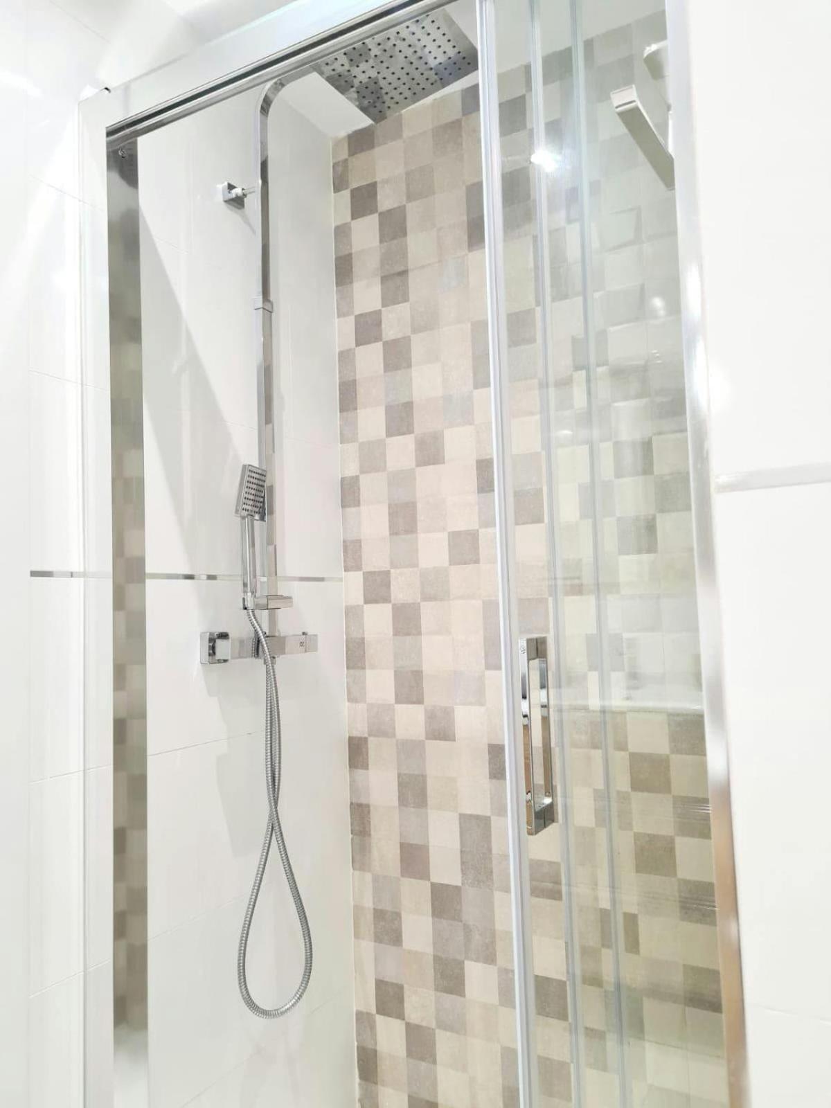 Apartamento Moderno Y Con Estilo En La Carihuela Torremolinos Extérieur photo